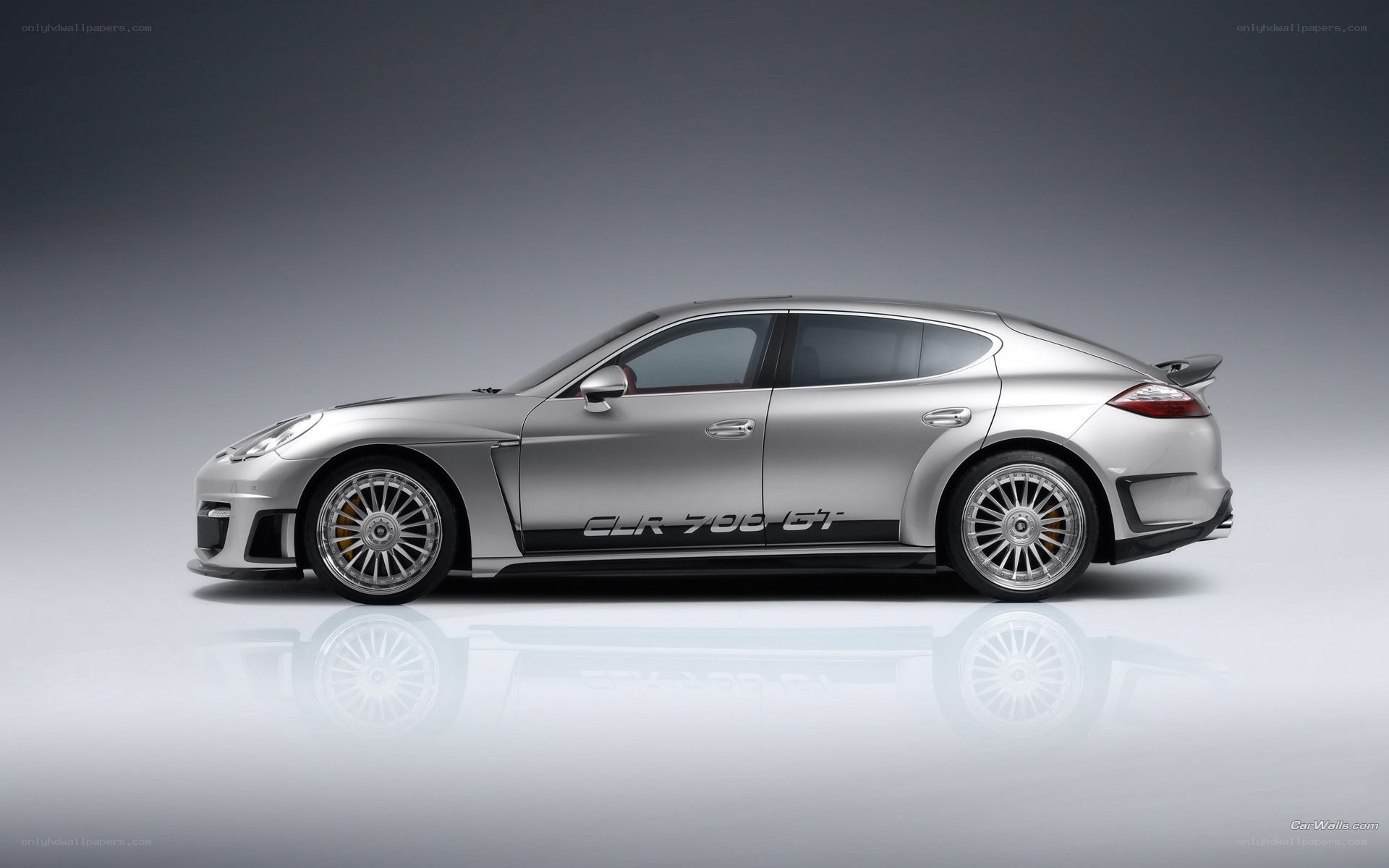 silver porsche clr 700 gt