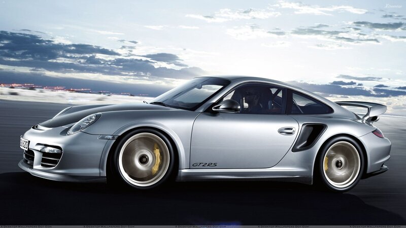 Silver Porsche Gt2 Rs — Dynamic