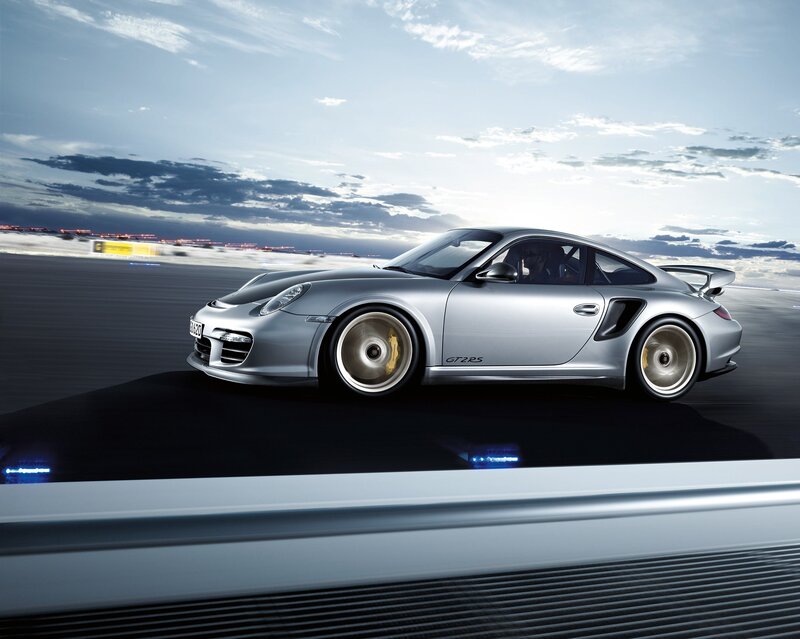 Silver Porsche GT2 RS on track