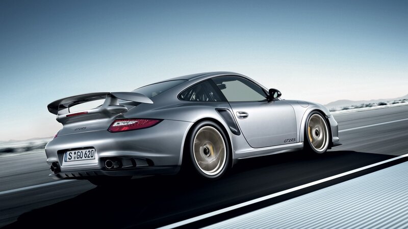 Silver Porsche GT2 RS on track