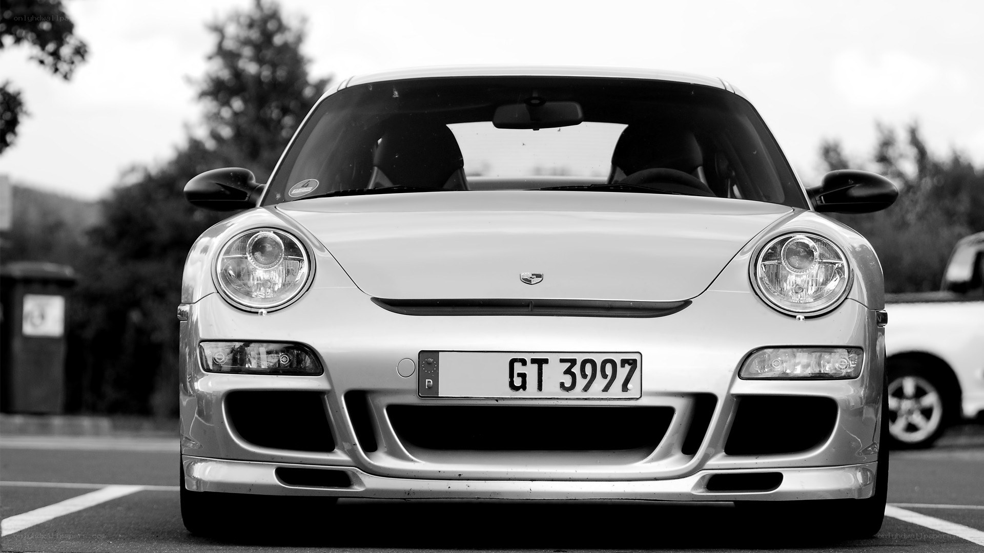 silver porsche gt3997