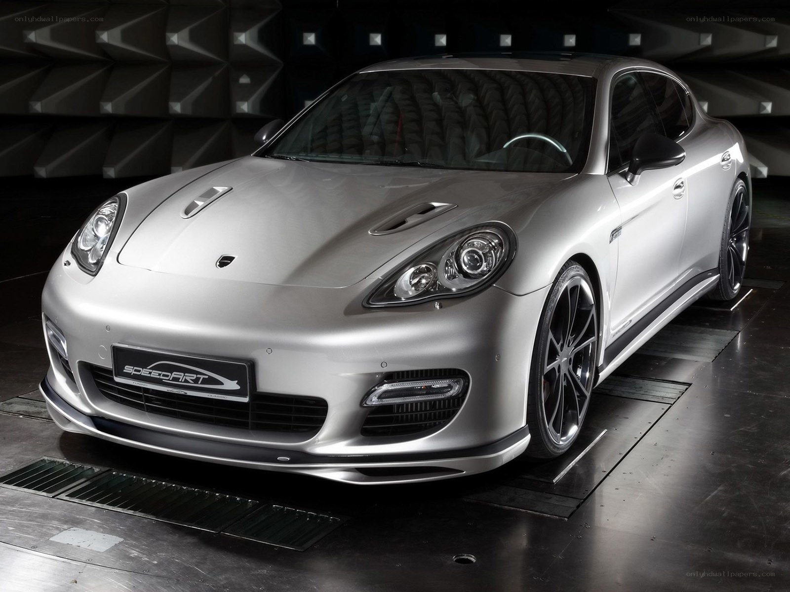 silver porsche panamera