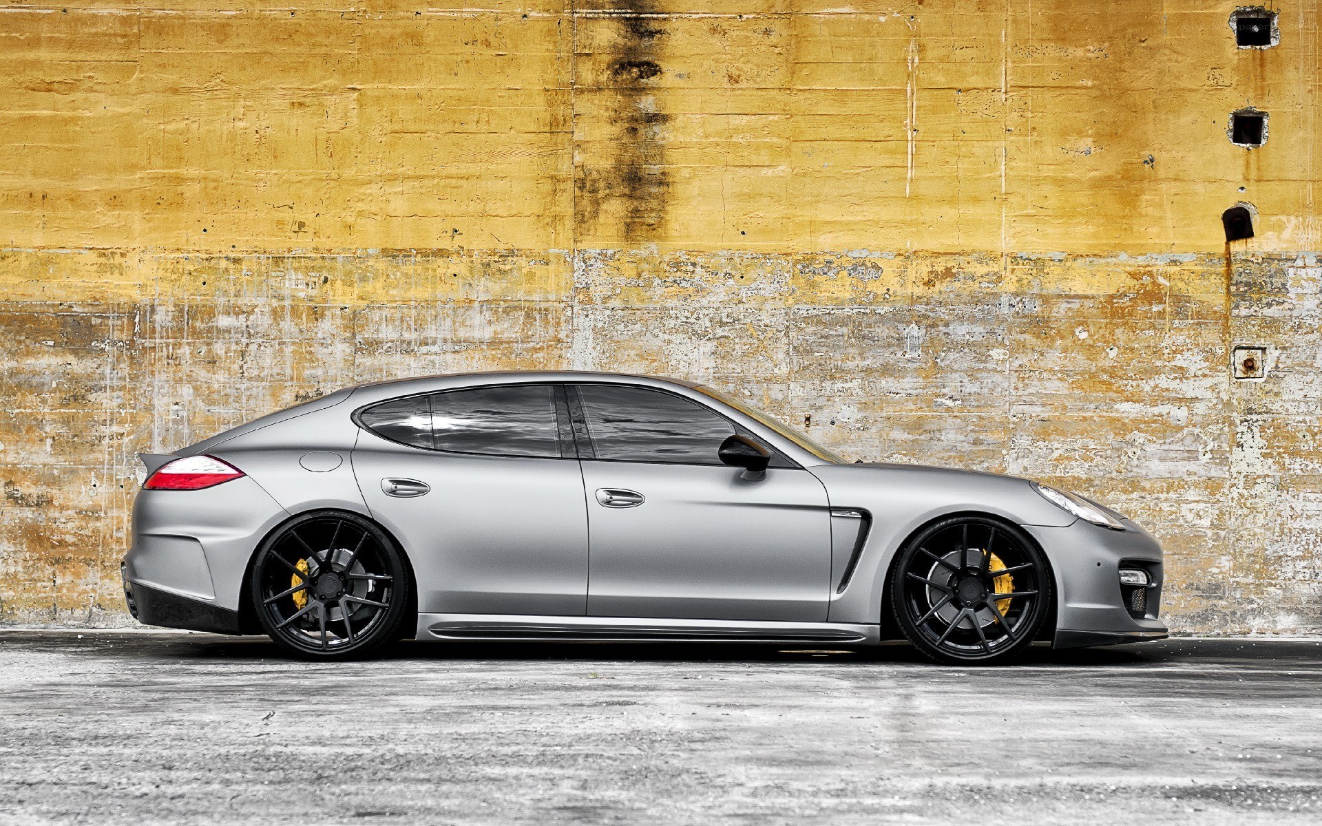silver porsche panamera