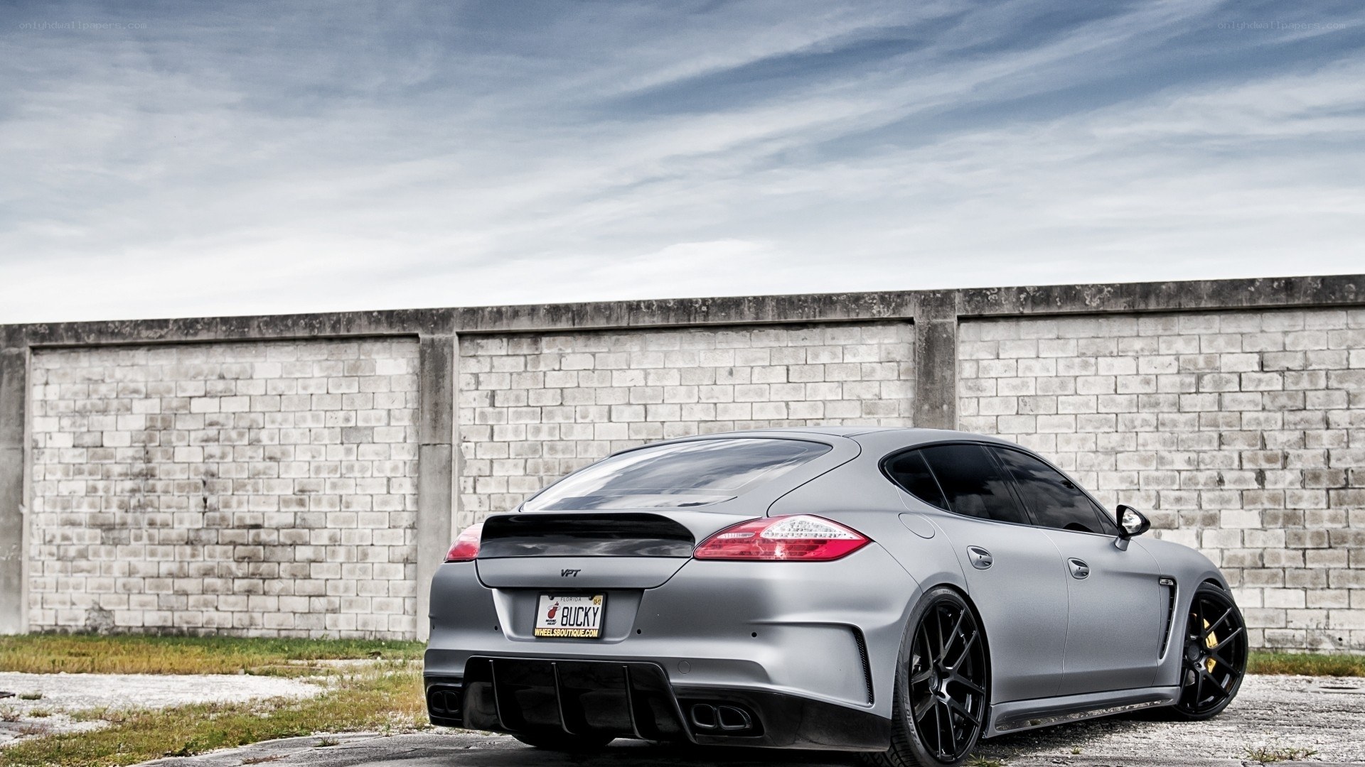 silver porsche panamera