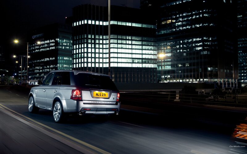 Silver Range Rover at night