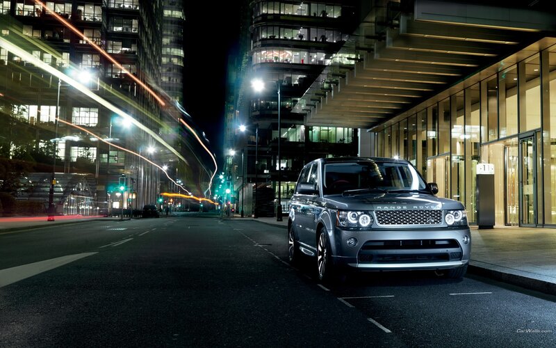 Silver Range Rover at night