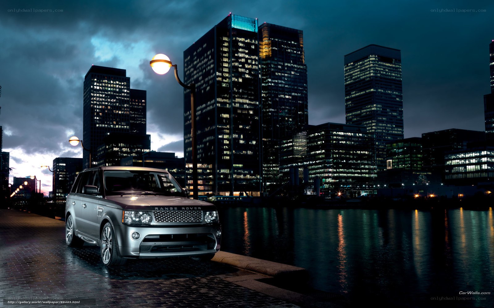 Silver Range Rover at night
