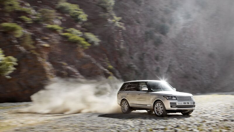 Silver Range Rover — Dynamic, Afternoon