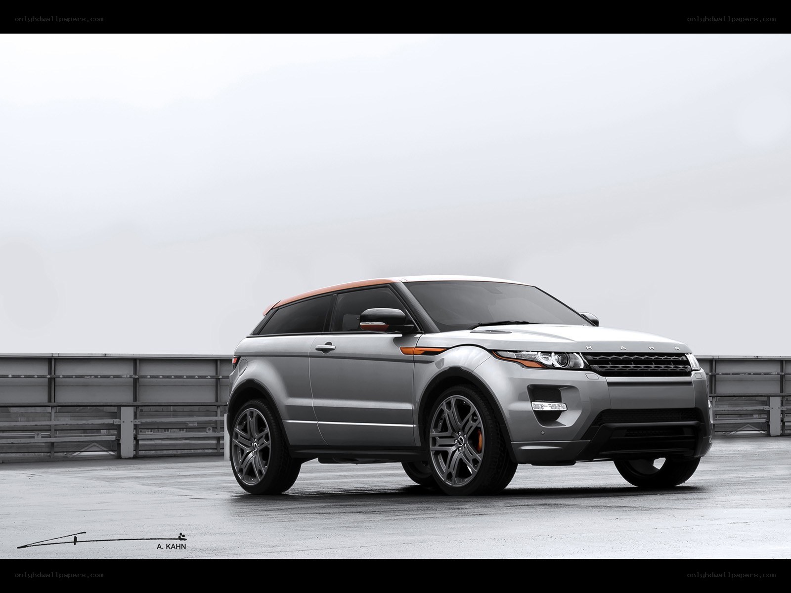 Silver Range Rover Evoque