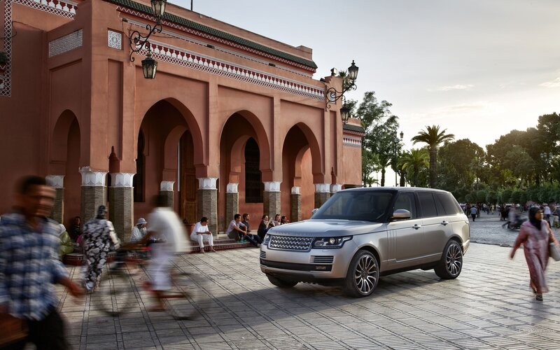 Silver Range Rover — Lively, Sunset