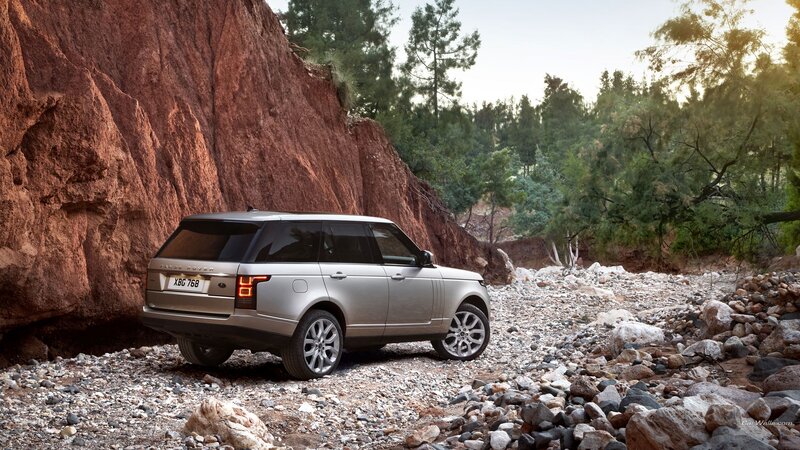 Silver Range Rover — Serene