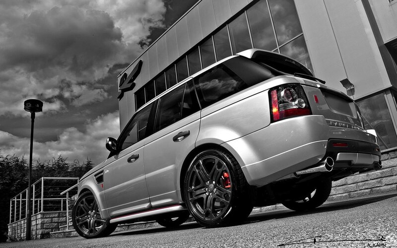 Silver Range Rover Sport — Gray
