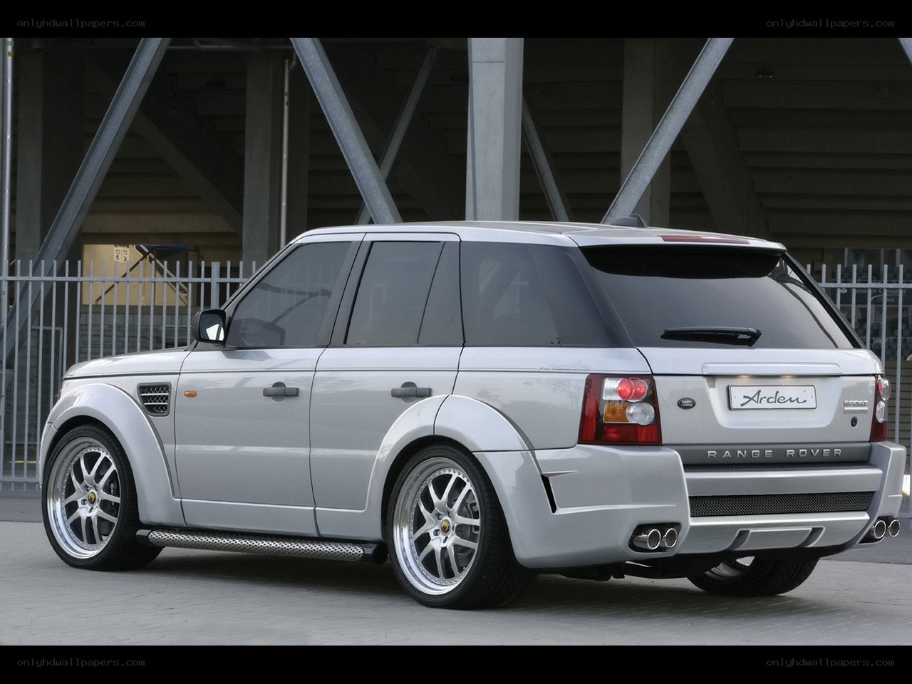 silver range rover sport