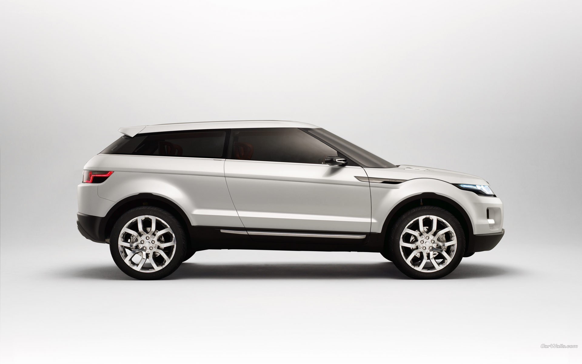 silver range rover suv