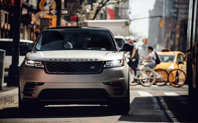 Silver Range Rover Suv — Urban, Afternoon