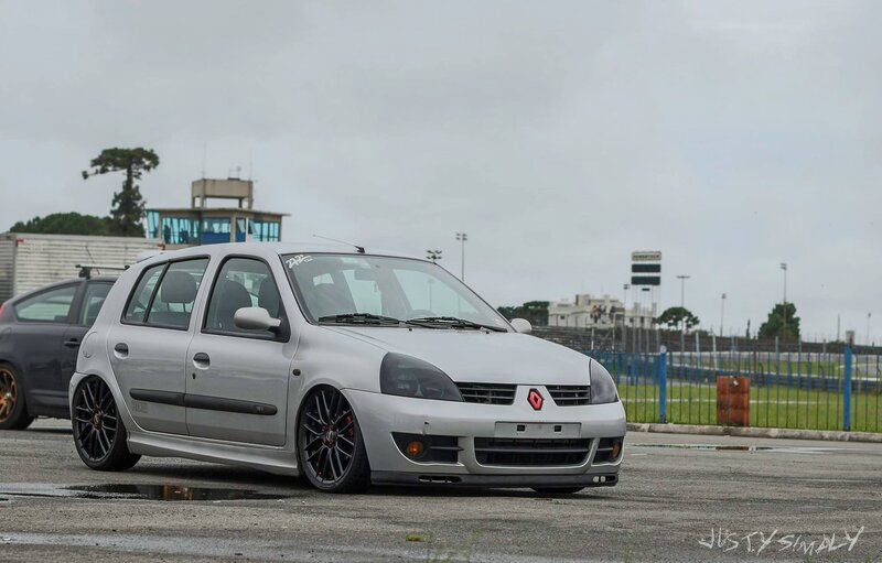 Silver Renault Clio Car — Gray