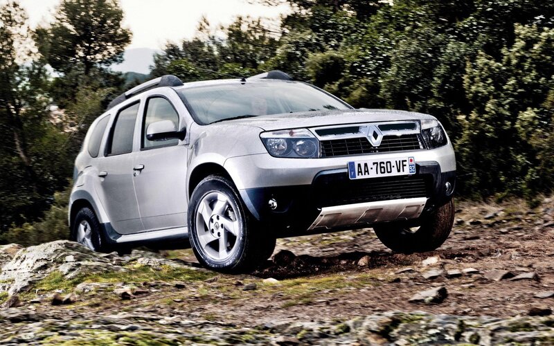 Silver Renault Duster