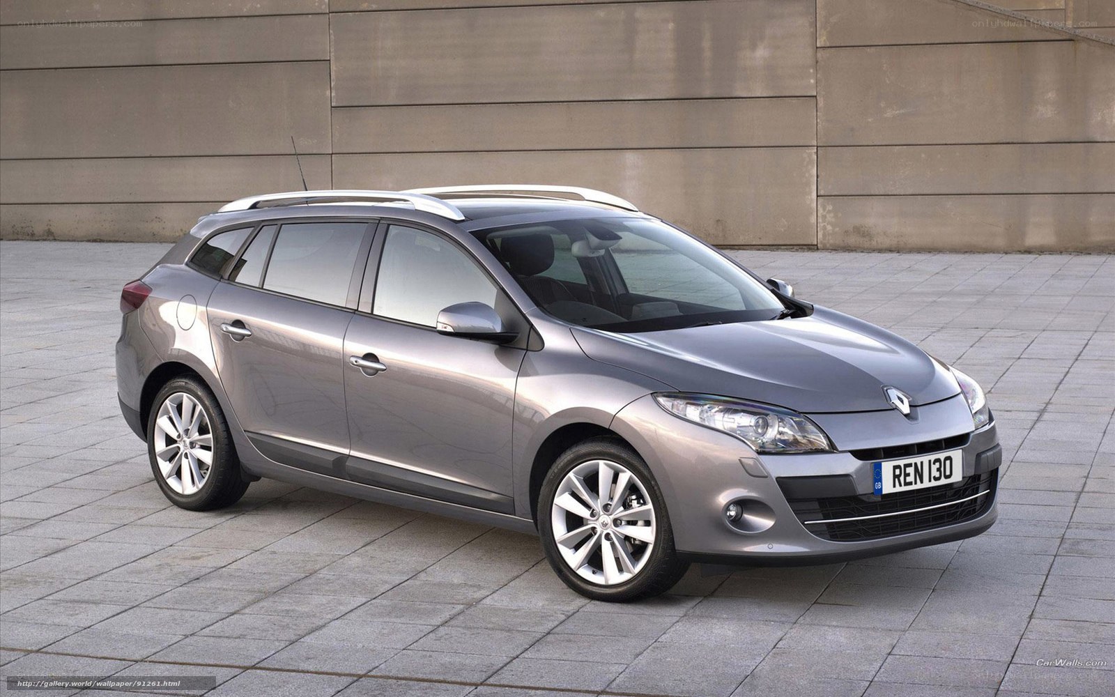 silver renault megane estate