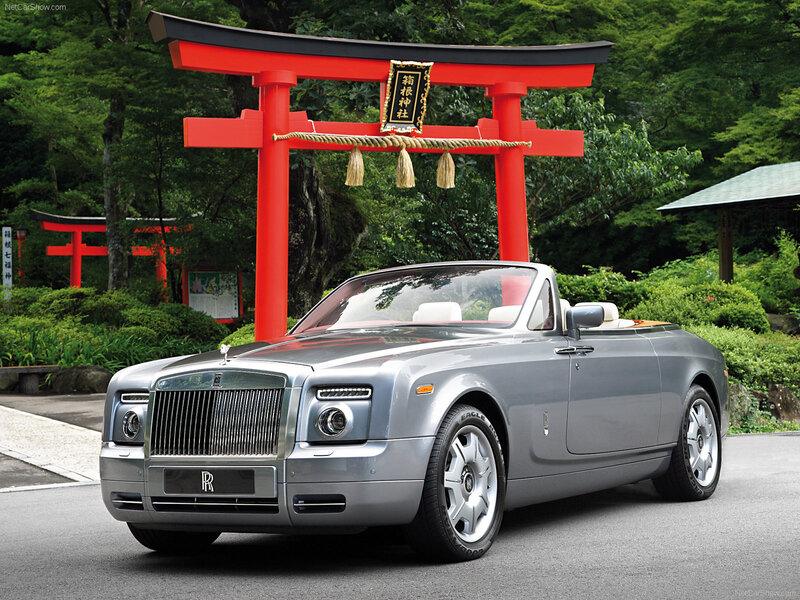 Silver Rolls-Royce Convertible — Serene