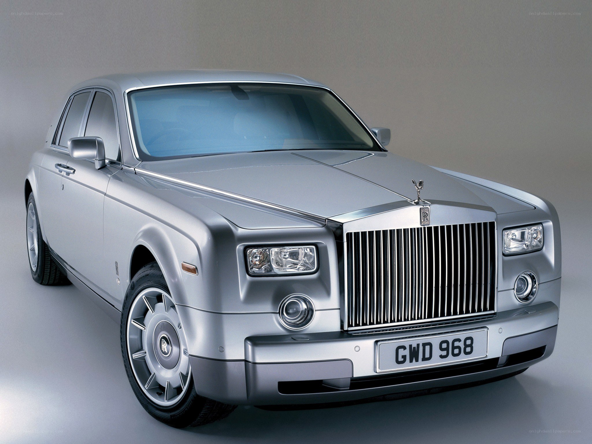 Silver Rolls-Royce Phantom