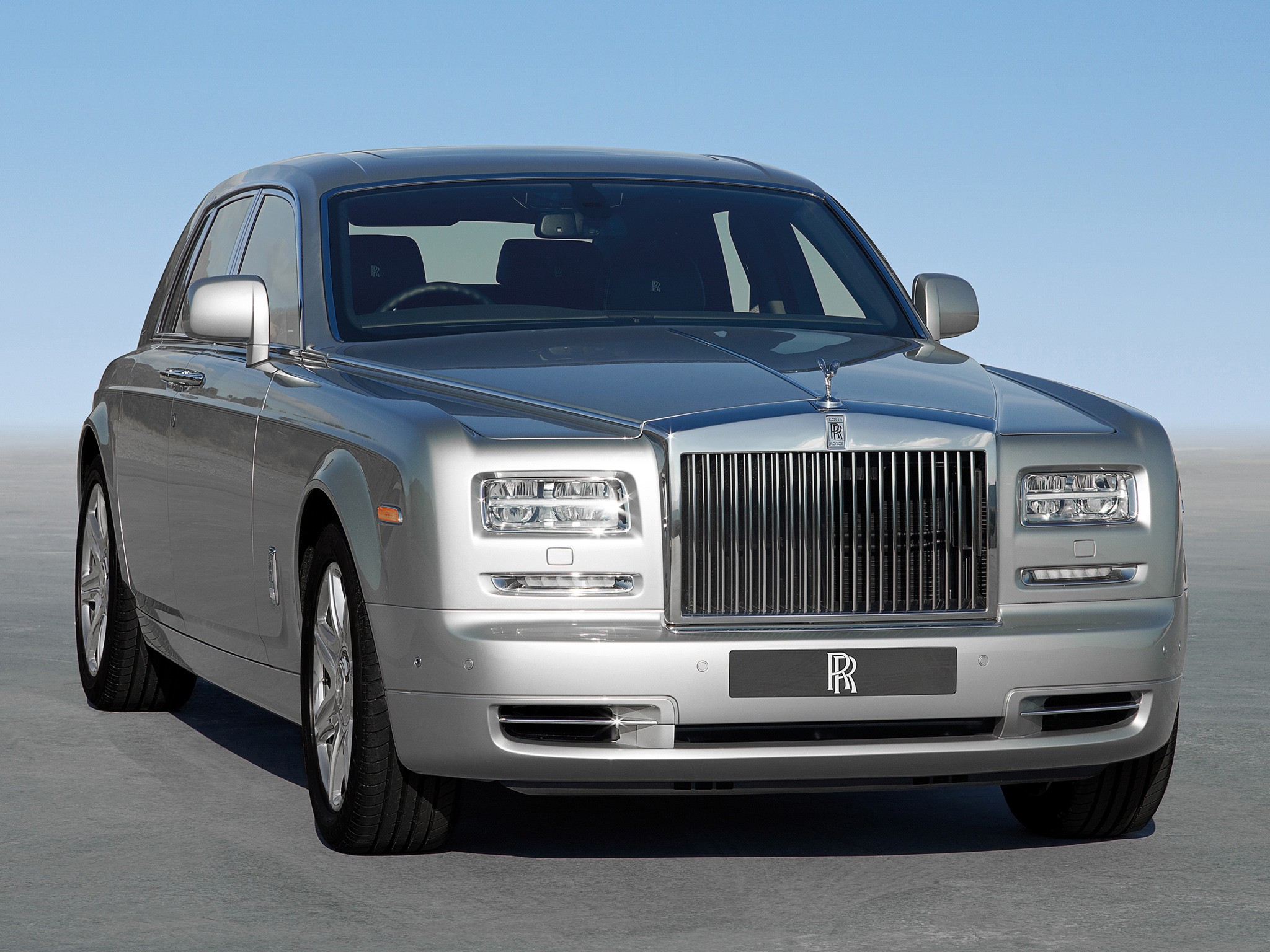 Silver Rolls-Royce Phantom