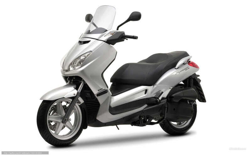 Silver Scooter — Neutral, Photograph, Windshield, Seat, Rearview Mirrors
