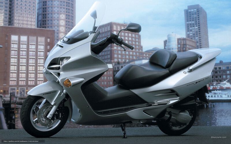 Silver Scooter — Urban