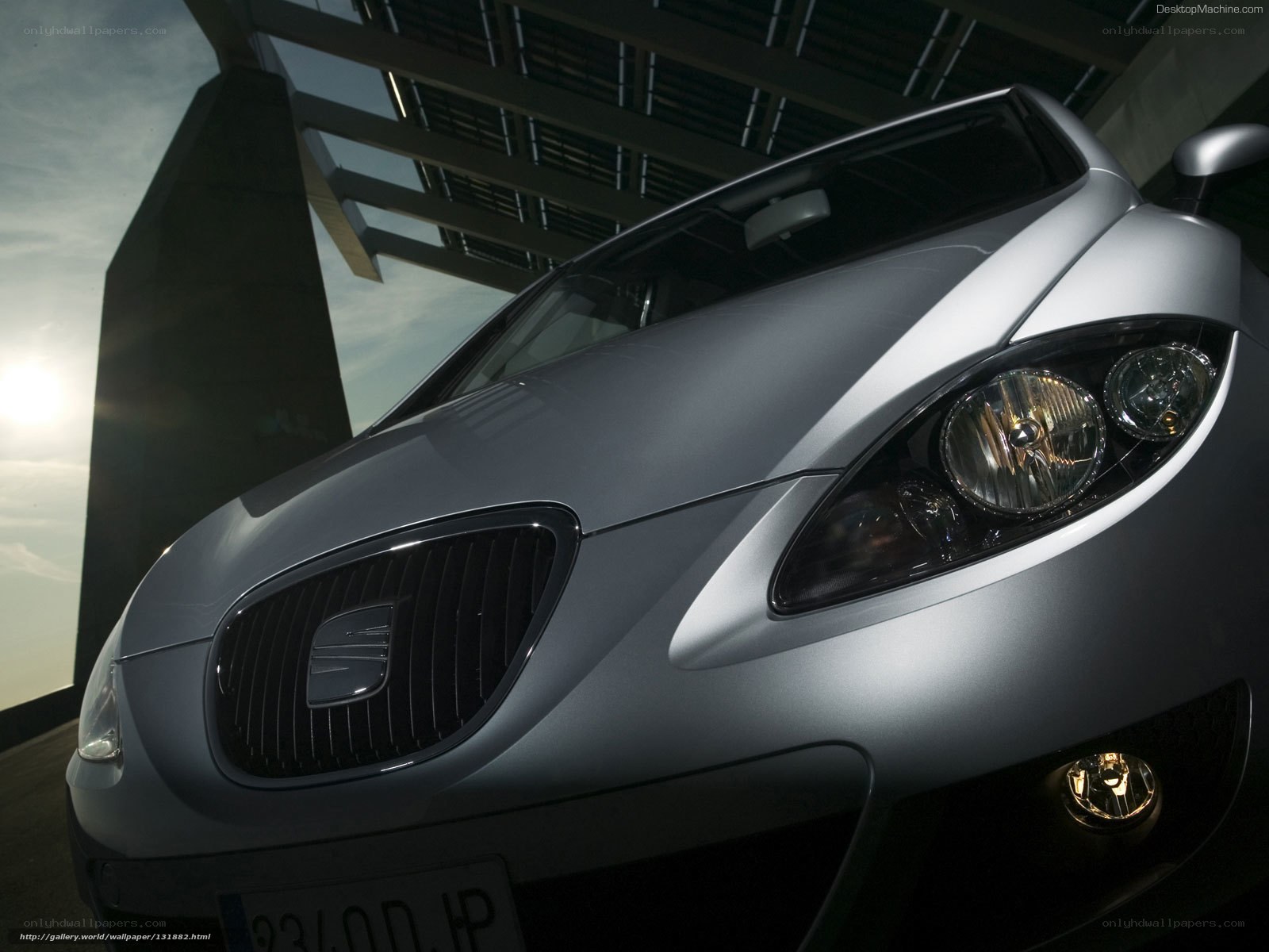 Silver SEAT Leon Cupra