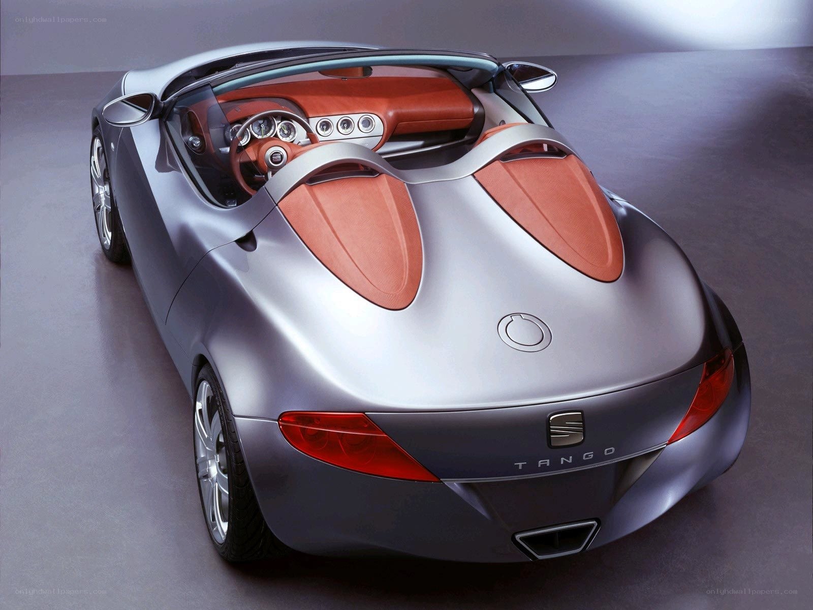 Silver SEAT Tango concept car
