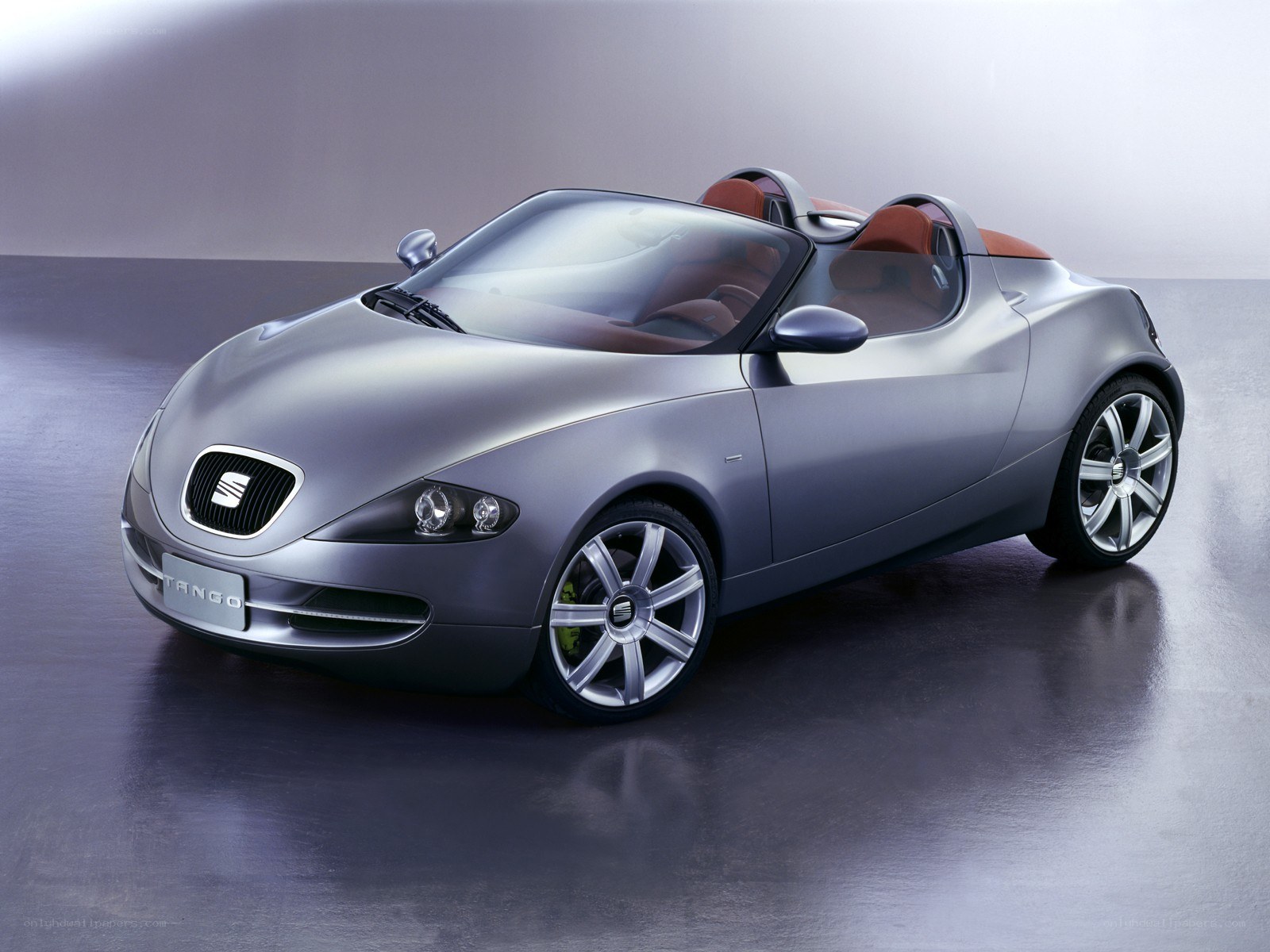 Silver SEAT Tango concept car