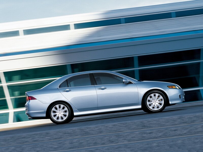 Silver Sedan Car — Dynamic, Photograph, Building