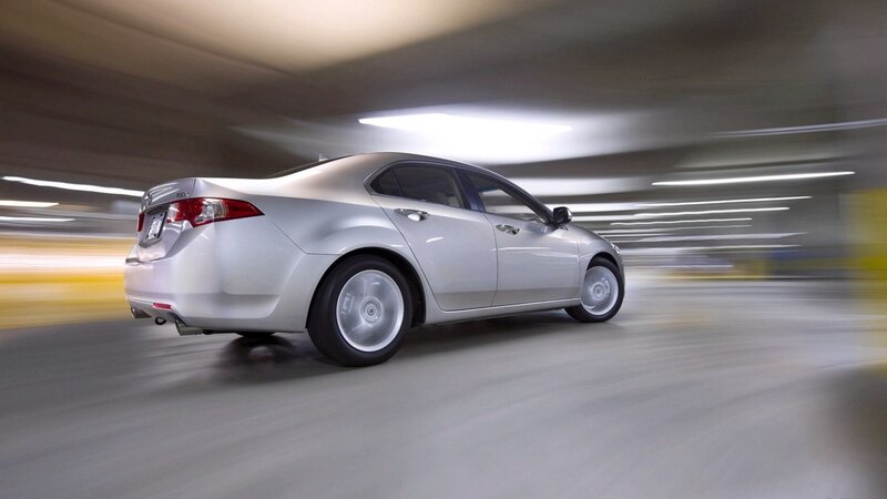 Silver Sedan in Motion — Dynamic, Photograph