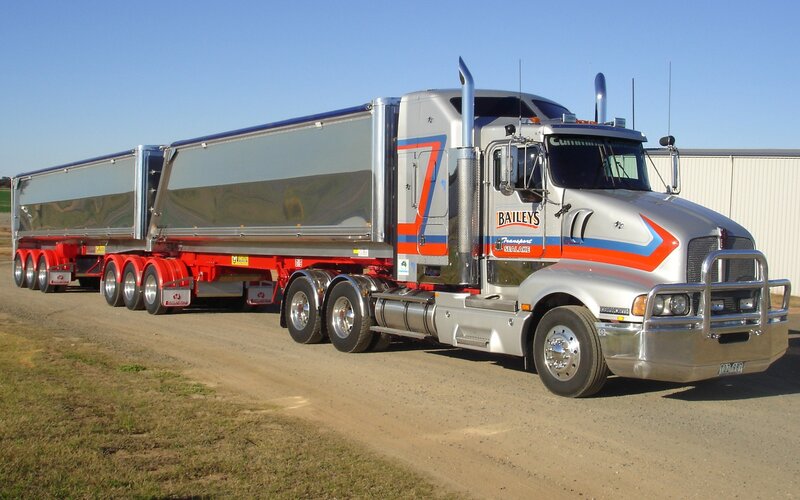Silver Semi-truck — Neutral