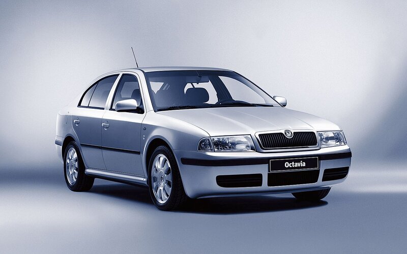 Silver Skoda Octavia Sedan