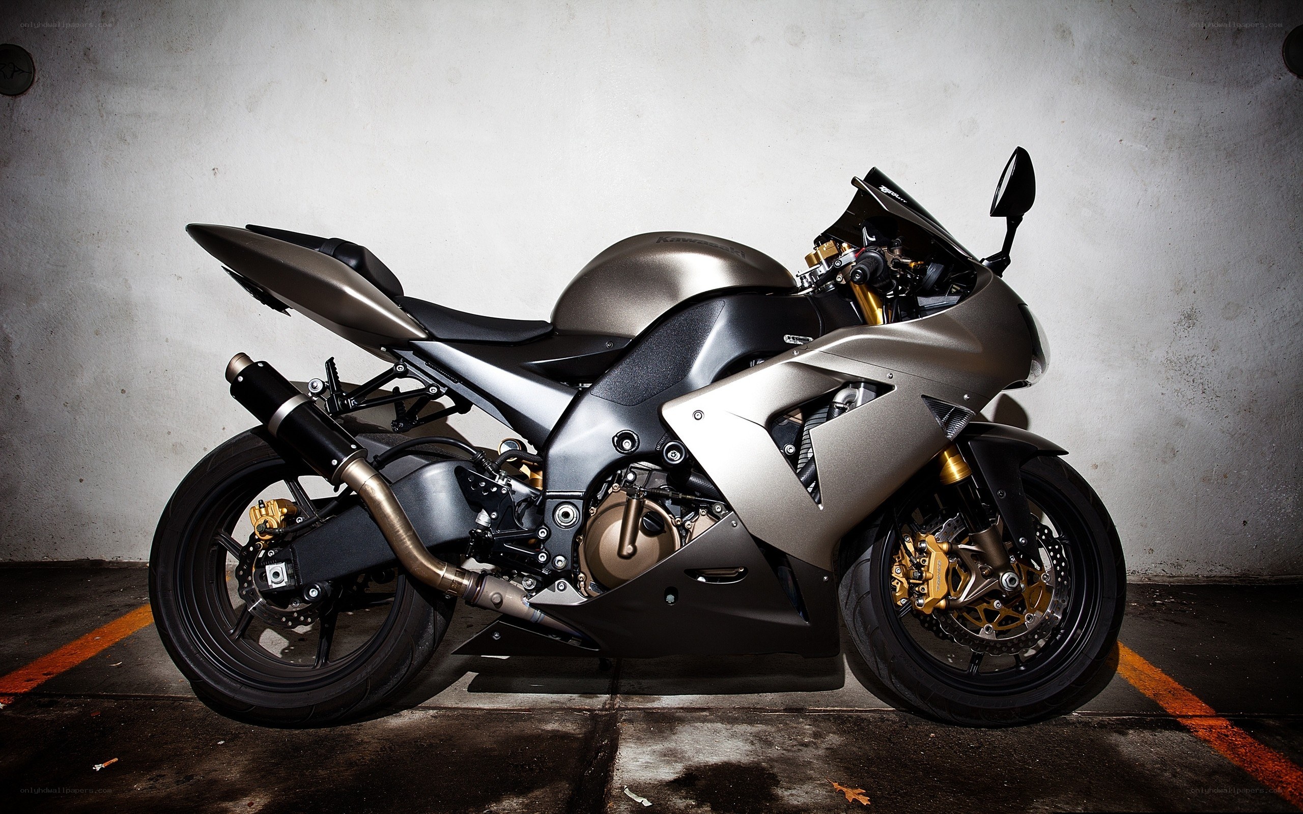 silver sport motorcycle