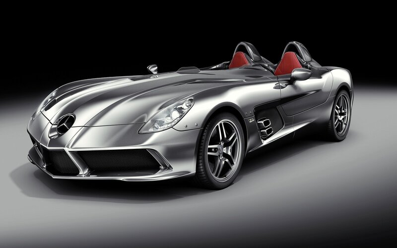 Silver Sports Car — Dramatic, 3d Render, Red Seats, Black Wheels