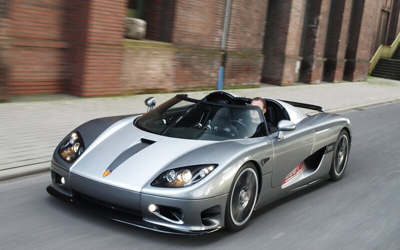Silver Sports Car — Dynamic, Photograph, Driver