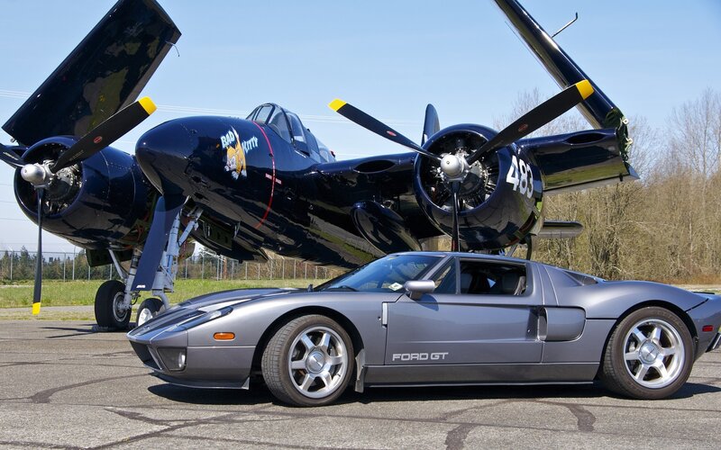 Silver Sports Car — Gray, Clear