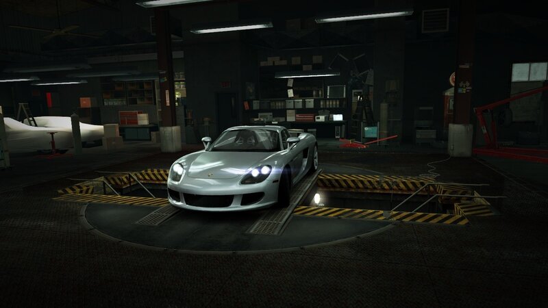 Silver Sports Car — Gray, Yellow