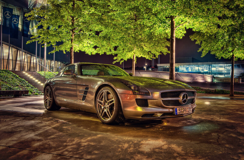 Silver Sports Car — Green, Dramatic