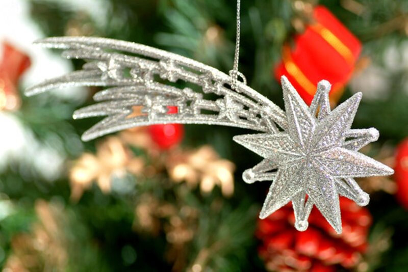 Silver Star Ornament — Green, Festive