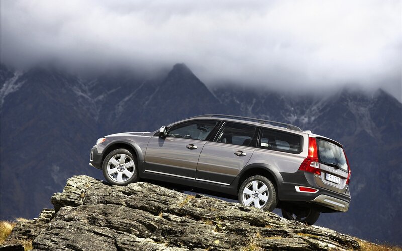 Silver Station Wagon — Gray, Dramatic, Photograph, Mountains