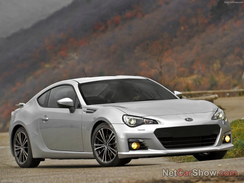 silver subaru brz sports car