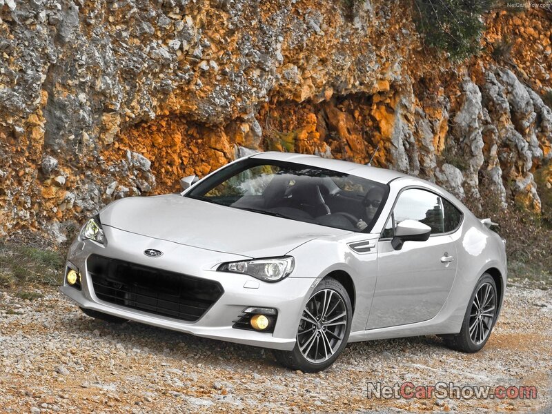 silver subaru brz sports car
