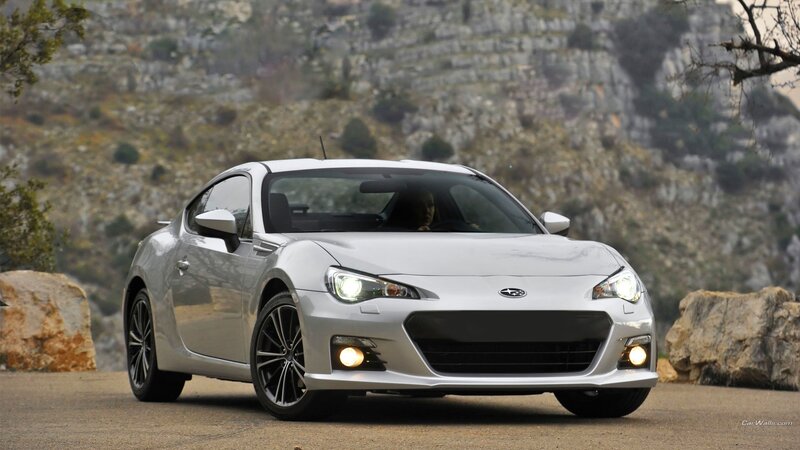 silver subaru brz sports car