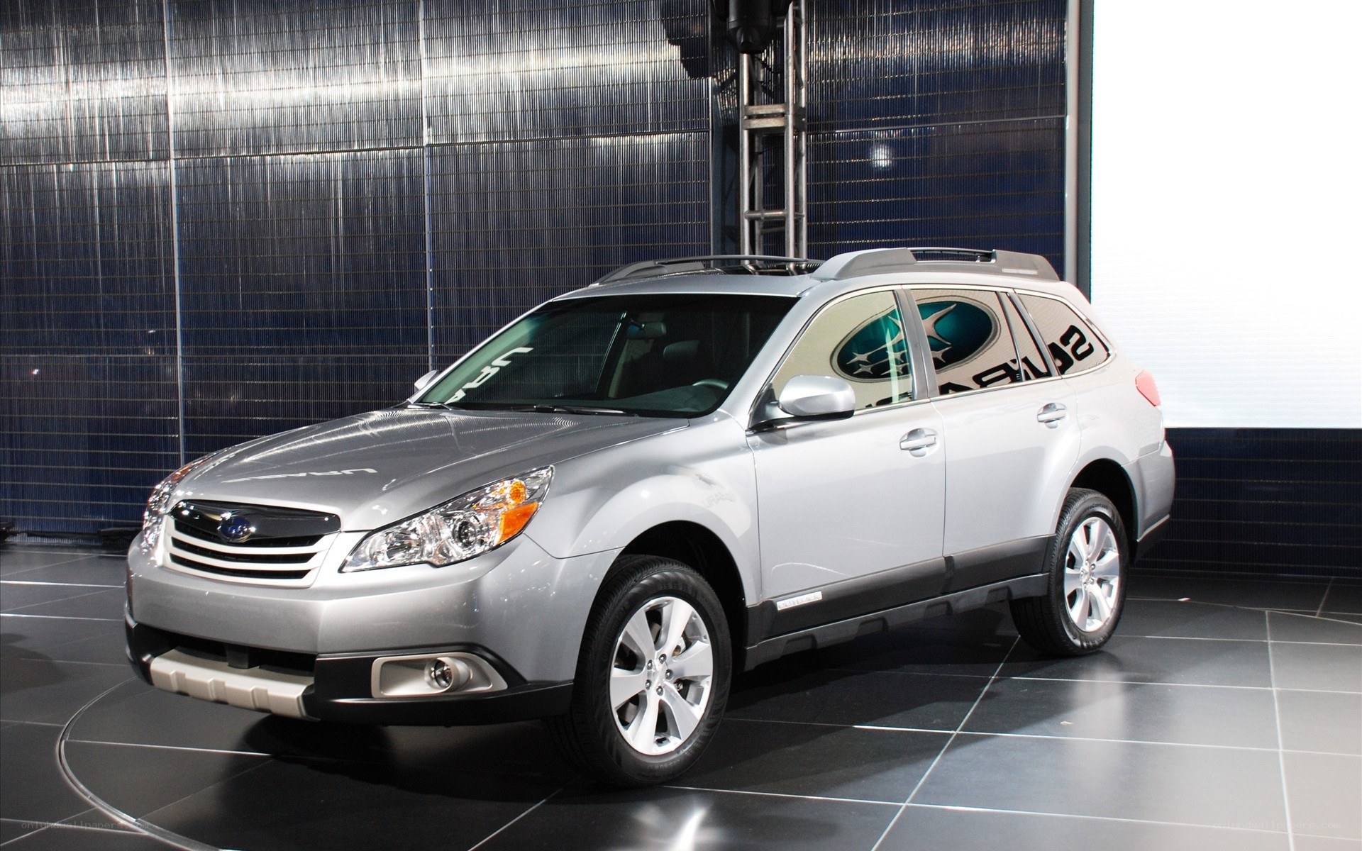 silver subaru outback suv