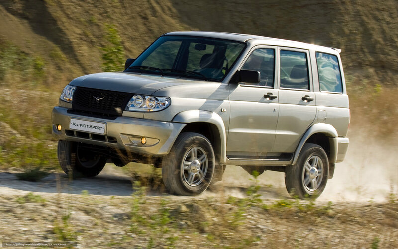 Silver Suv Driving — Dynamic