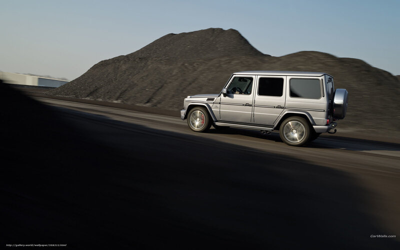 Silver SUV on Road — Dynamic, Afternoon