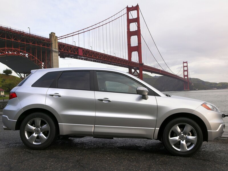 Silver SUV with Golden Gate Bridge
