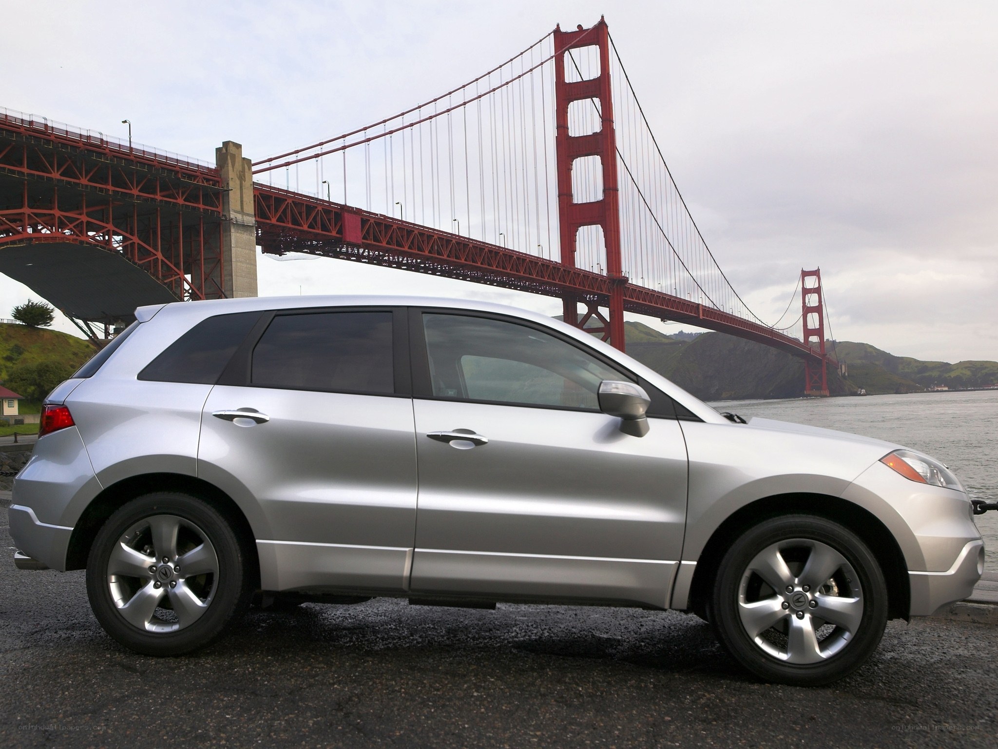 Silver SUV with Golden Gate Bridge